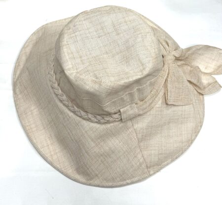 Елегантна шапка с чупеща се периферия